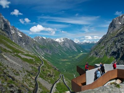 Trollstigen: spectaculaire bergweg met geweldige uitzichten