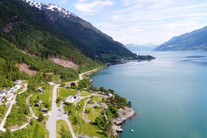 Eikhamrane Camping ligging aan Hardangerfjord