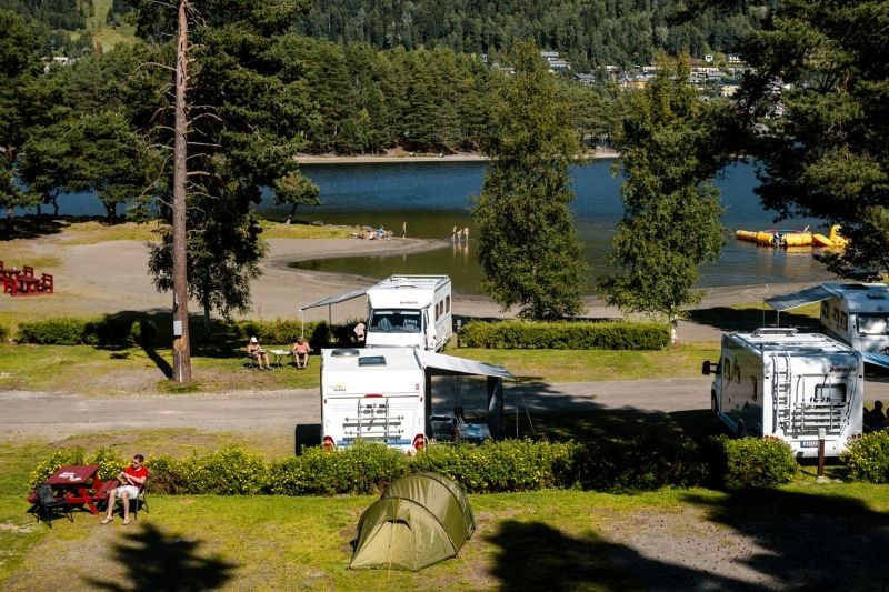 Fagernes Camping verharde plaatsen