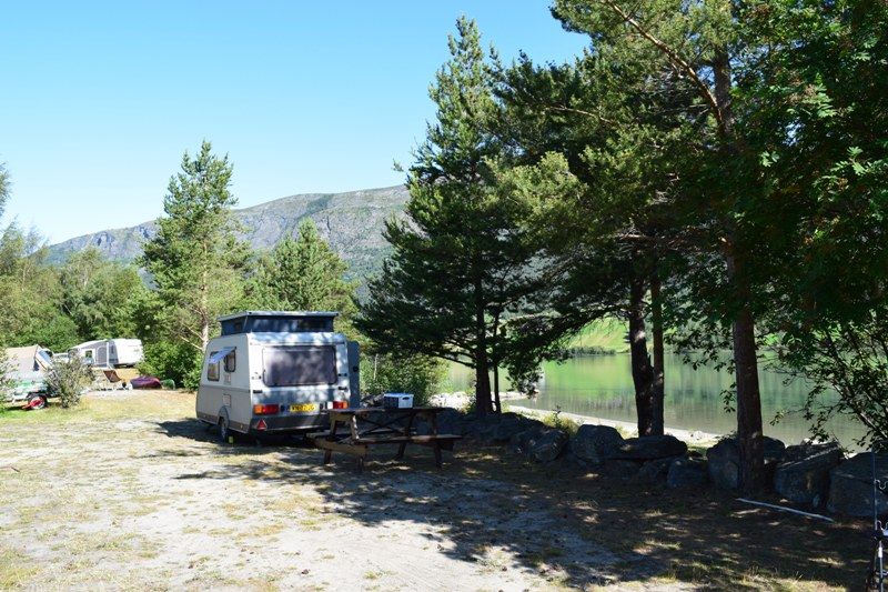 Mooi plekje direct aan het water op Gjeilo Camping