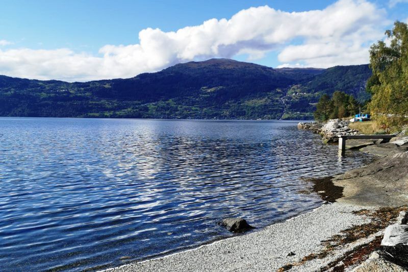 Innvik Fjordcamp strandje Nordfjord