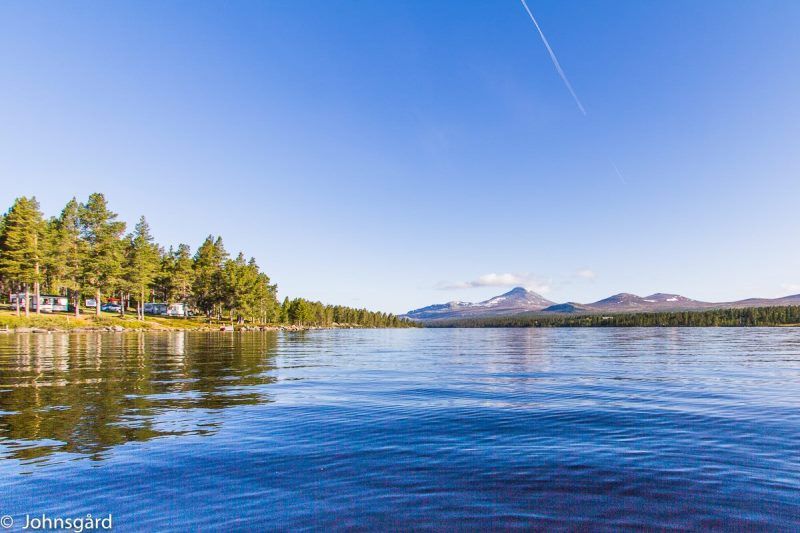 Johnsgard Turistsenter Somadalen ligging aan Langsjoen