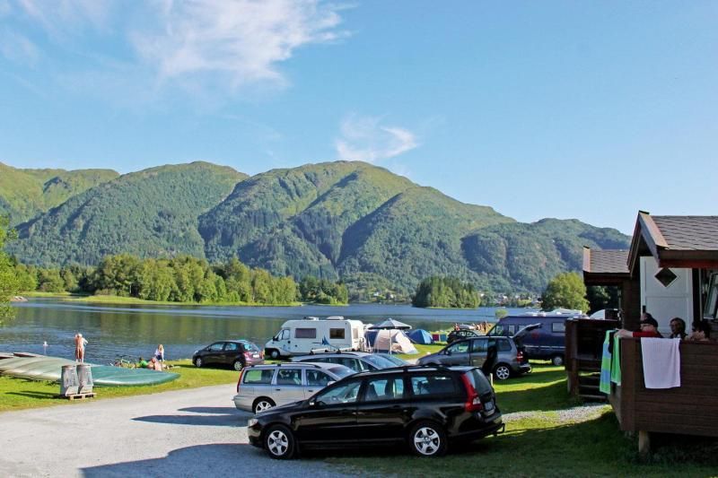 Lone Camping Bergen hytter aan het water