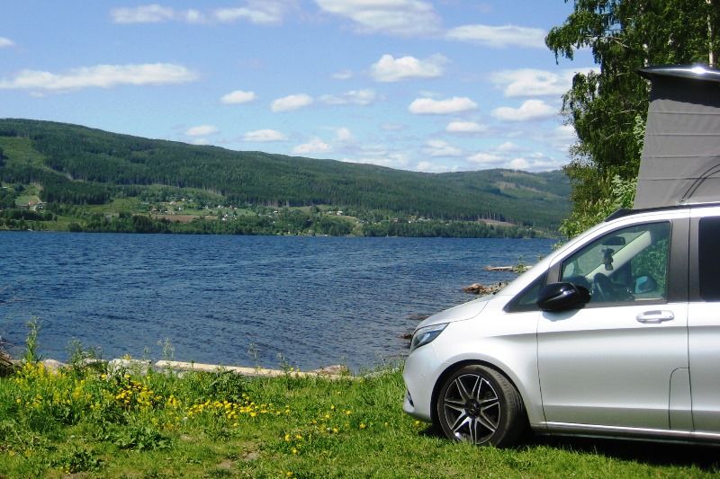 Lyngstrand Camping Randsfjord kamperen aan het fjord