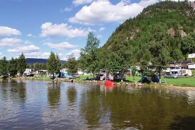 Neset Camping Kampeerplaatsen aan het water