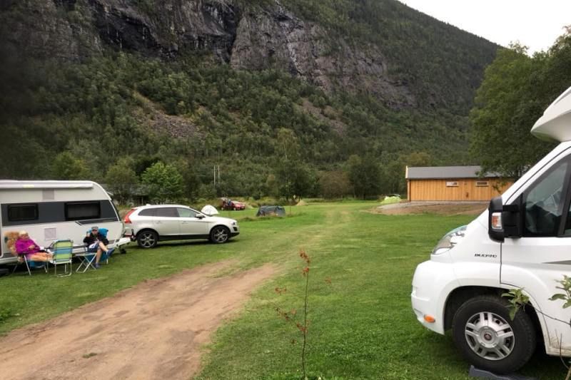Rjukan Hytte og Caravanpark kampeerplaatsen en nieuw sanitairgebouw