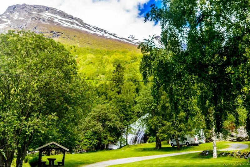 Vinje Camping Geiranger Kampeerplaatsen en waterval